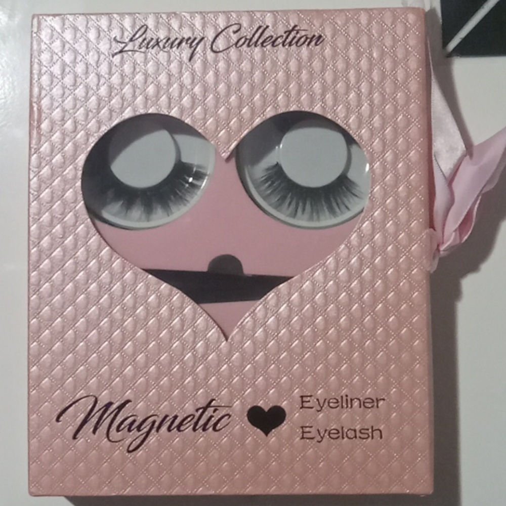 Magnetic Eyeliner & Eyelash Set. NWT